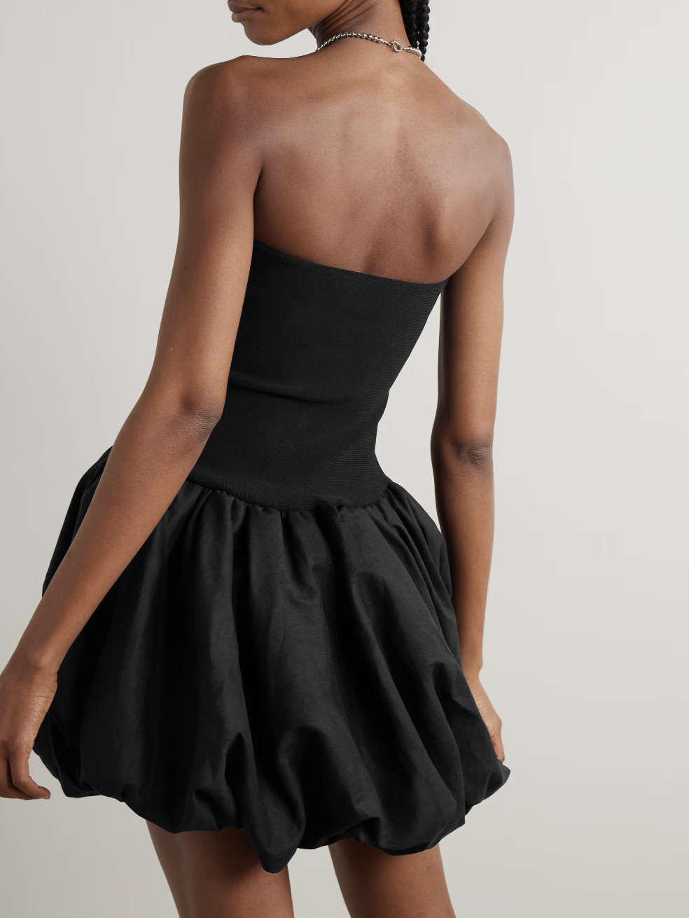 Черное маленькое платье